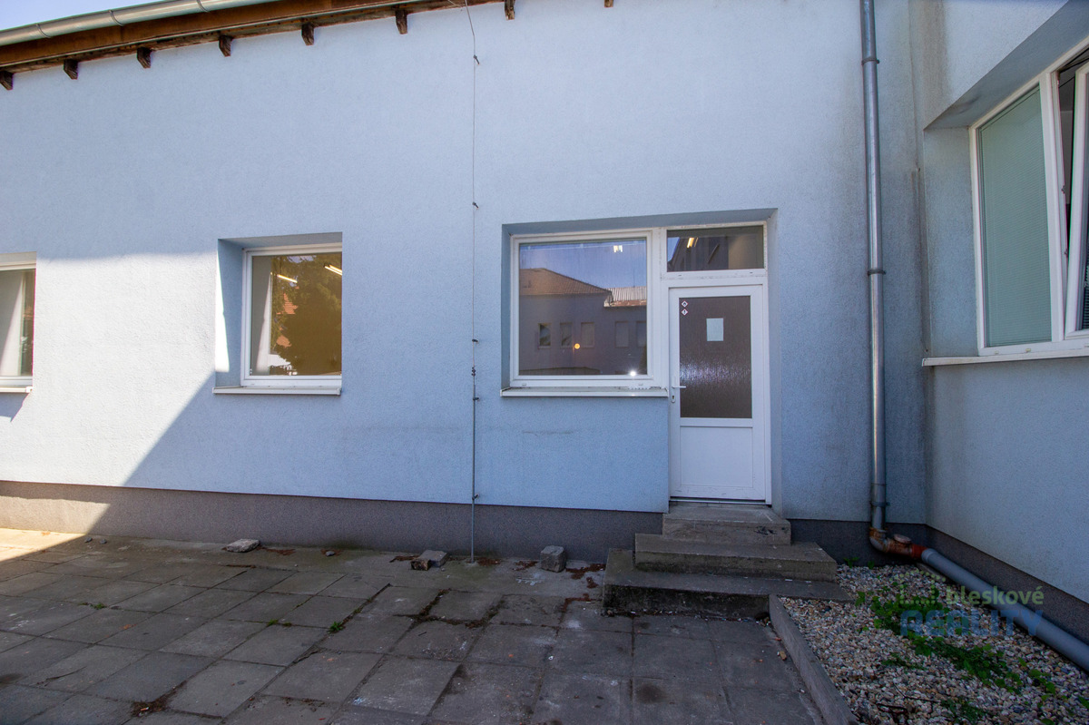 Photo 2 - Commercial property for rent · Warehouse · 28 m²