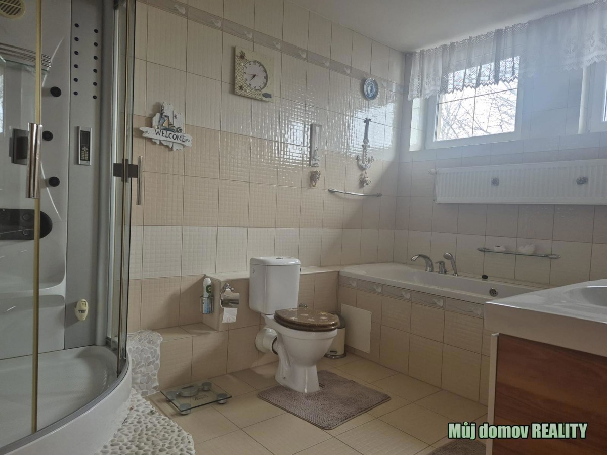 Photo 1 - House for rent · Family house · 280 m²