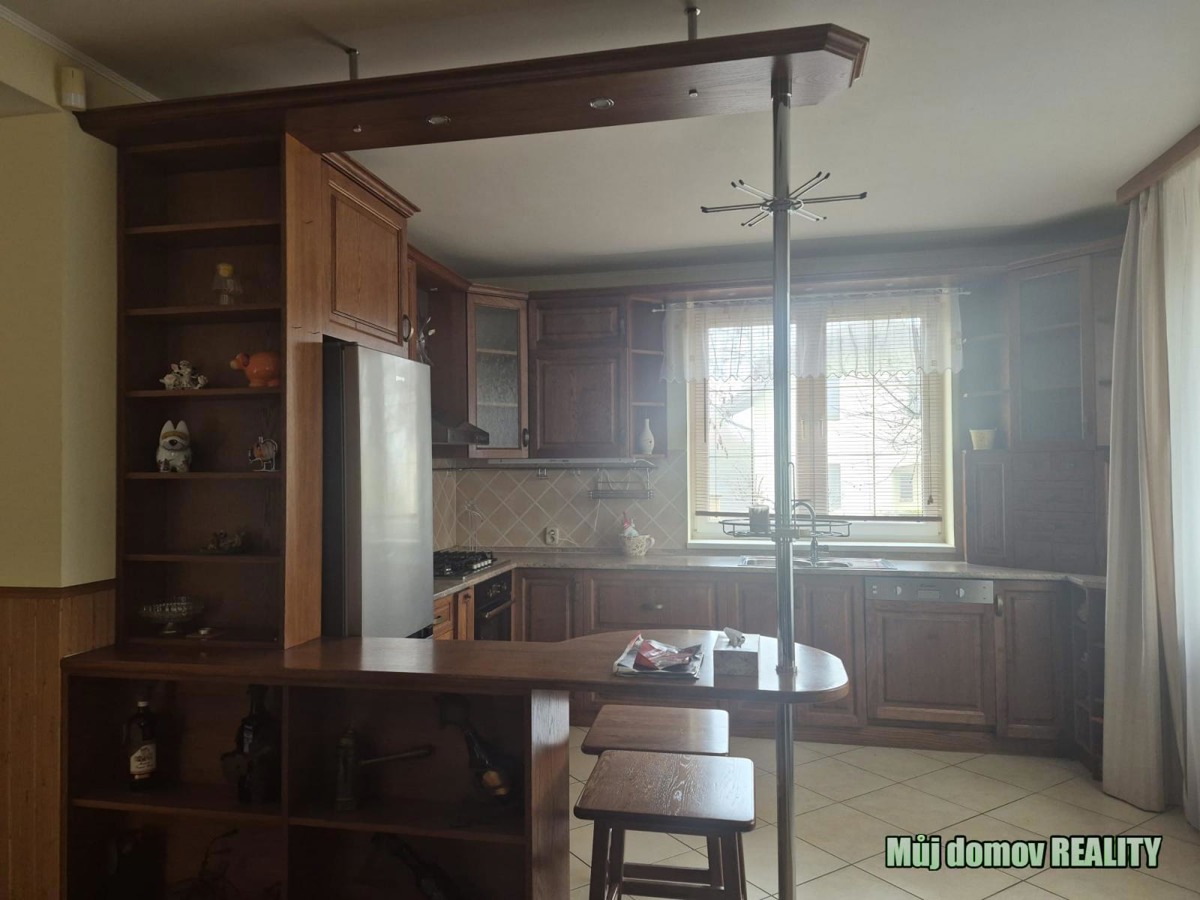 Photo 2 - House for rent · Family house · 280 m²
