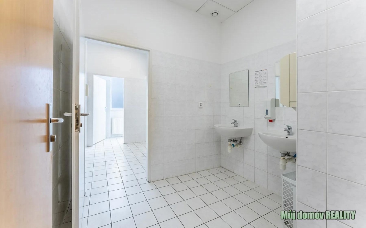 Photo 2 - Commercial property for rent · Office · 100 m²
