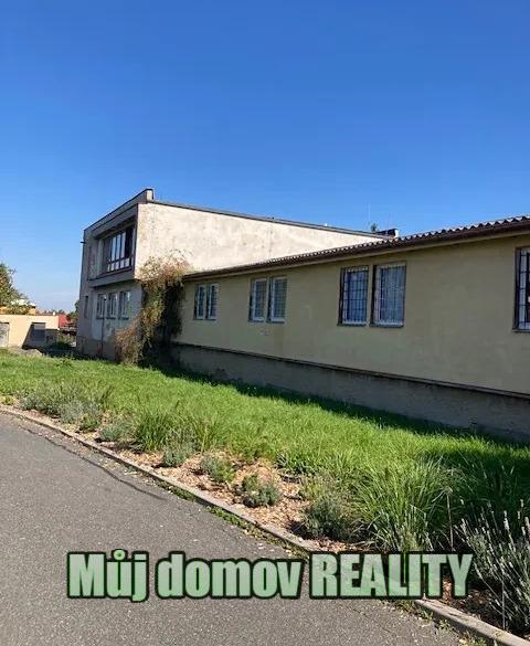 Photo 1 - Commercial property for sale · Warehouse · 1 100 m²