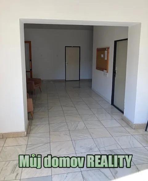 Photo 2 - Commercial property for sale · Warehouse · 1 100 m²
