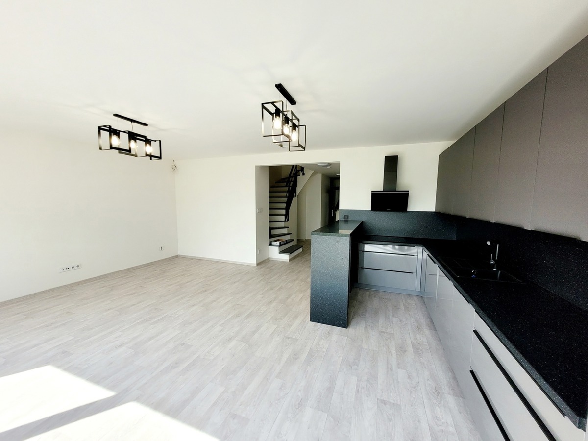 Фото 3 - Продаж будинку · Сімейний будинок · 172 m² · 4 кімнати