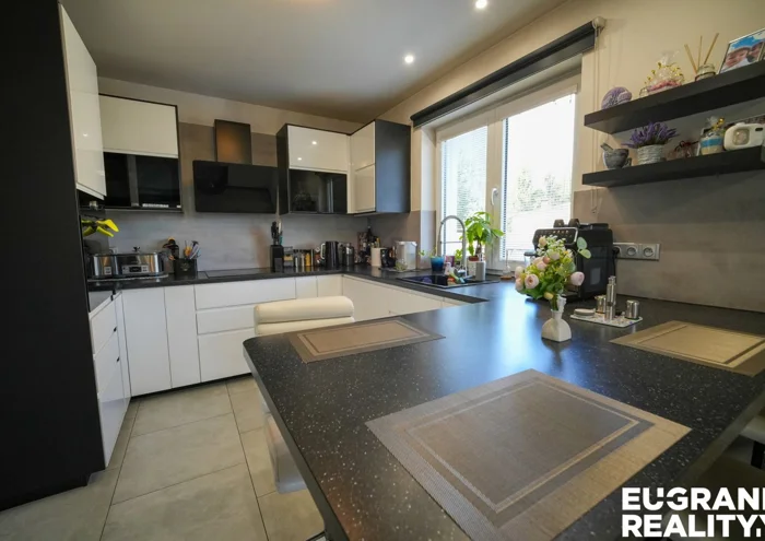 Hình ảnh 4 - Nhà bán · 216 m² · 5 phòng
