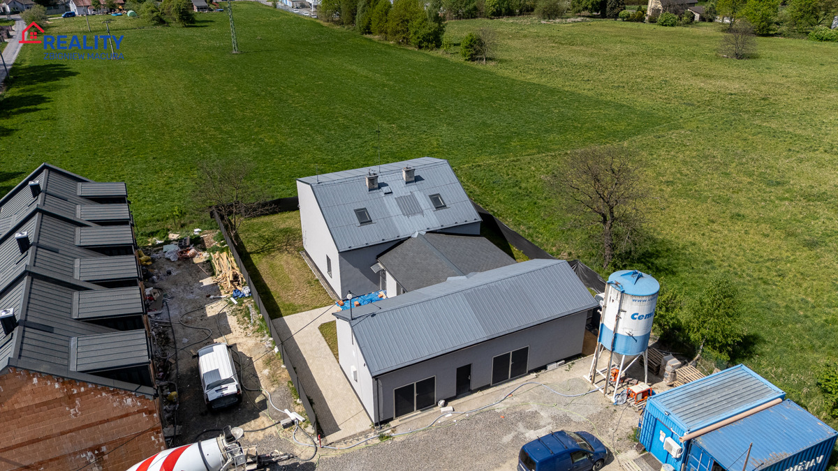 Фото 2 - Продаж будинку · Сімейний будинок · 270 m² · 5 кімнат