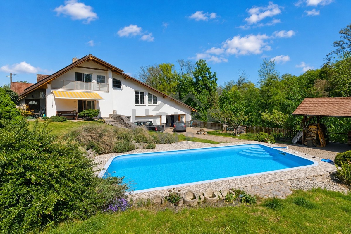 Photo 1 - House for rent · Family house · 157 m² · 4 rooms