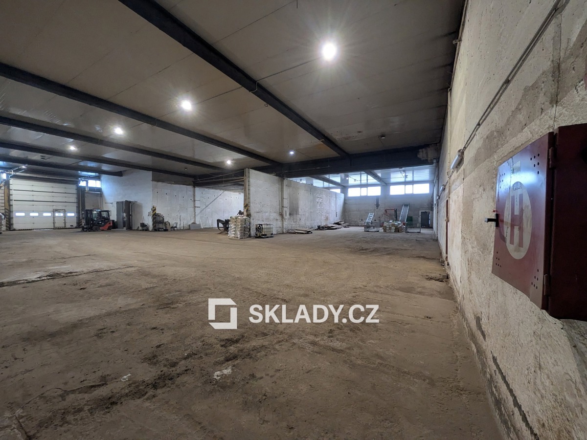 Fotografie 2 - Pronájem komerční nemovitosti · Sklad · 890 m²