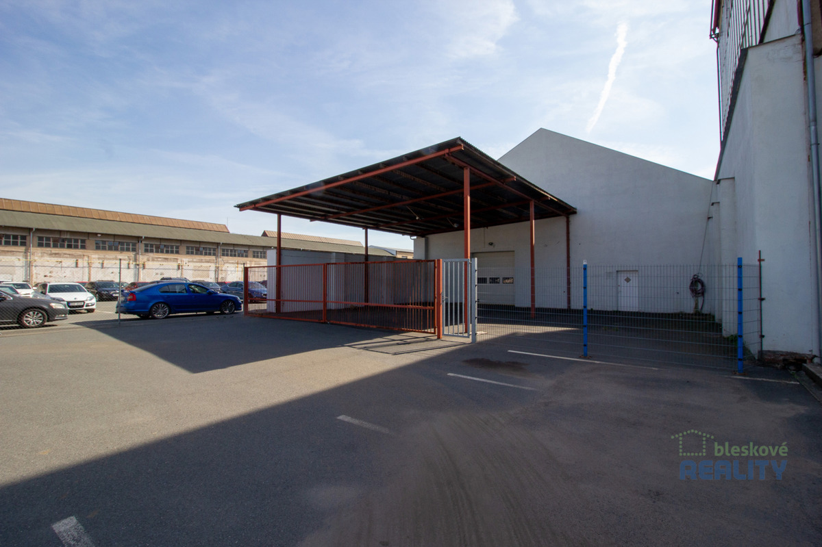 Photo 1 - Commercial property for rent · 345 m²