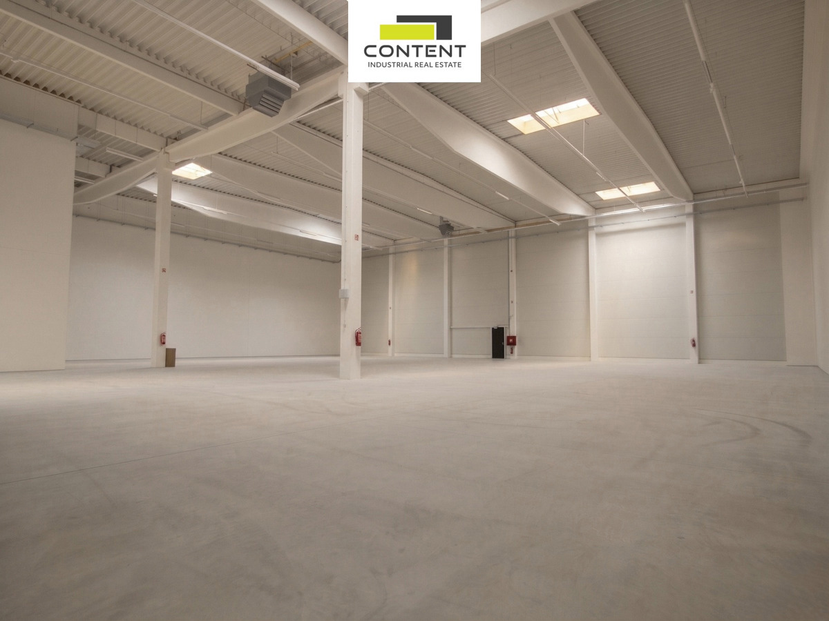 Photo 4 - Commercial property for rent · Warehouse · 1 696 m²