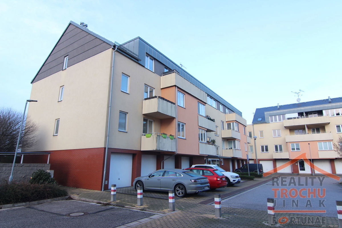 Photo 1 - Apartment for sale · 4+kk · 122 m²