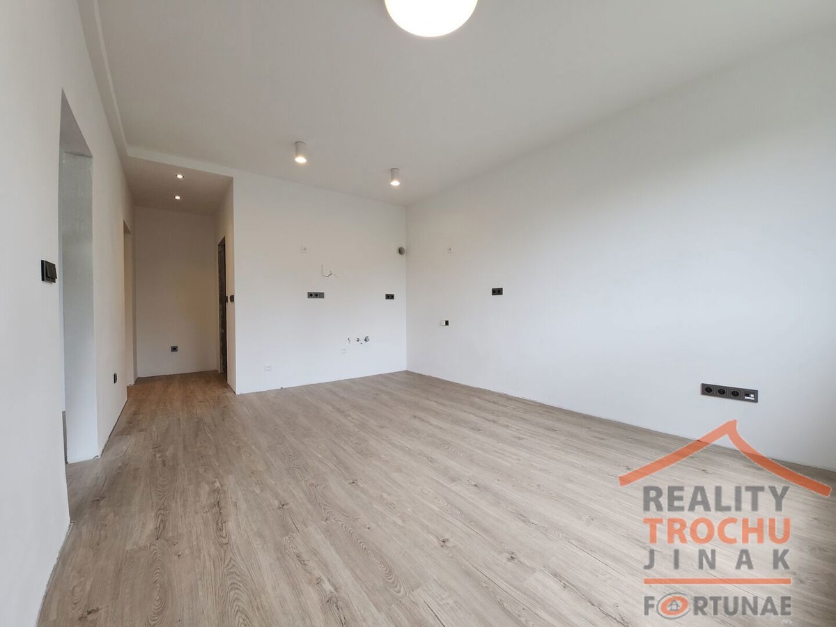 Fotografie 2 - Prodej bytu · 2+kk · 47 m²