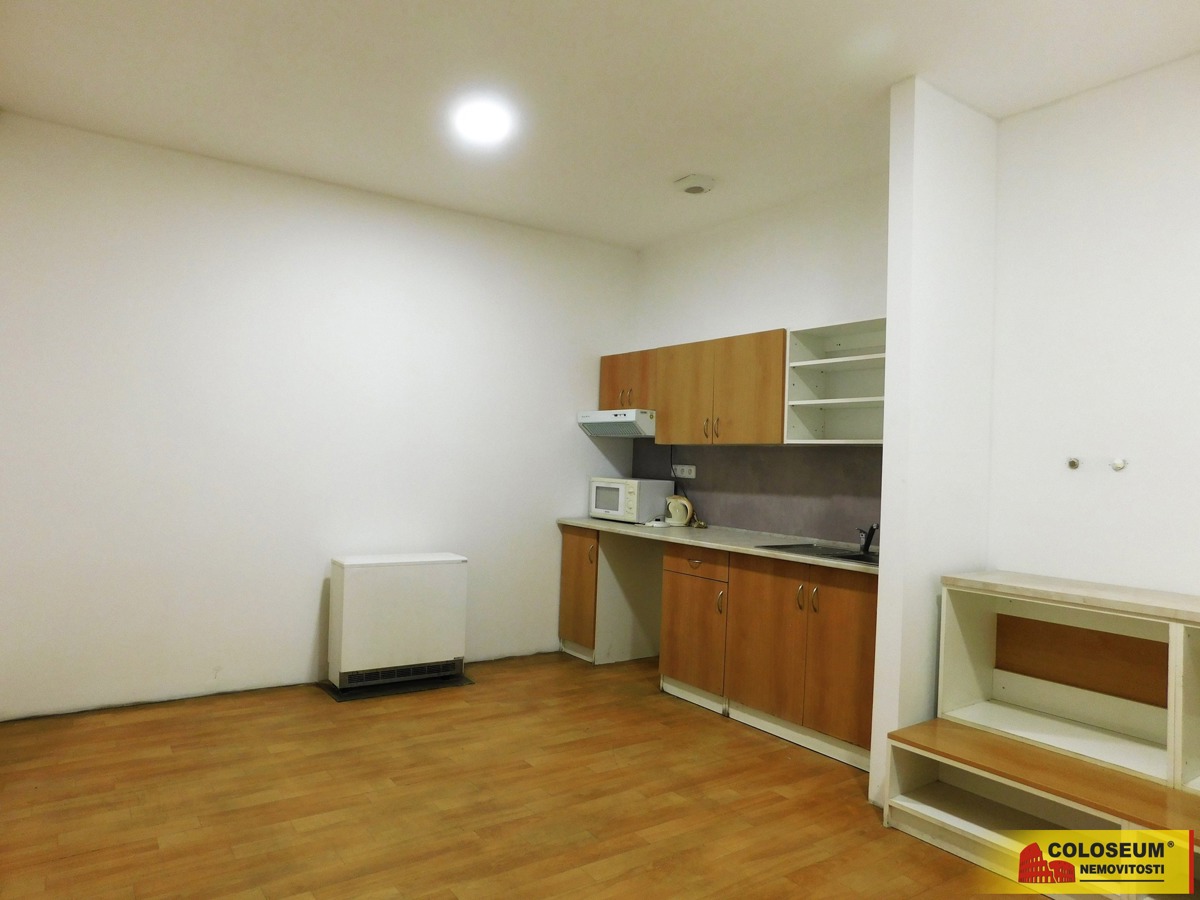 Fotografie 4 - Pronájem komerční nemovitosti · Kancelář · 462 m²