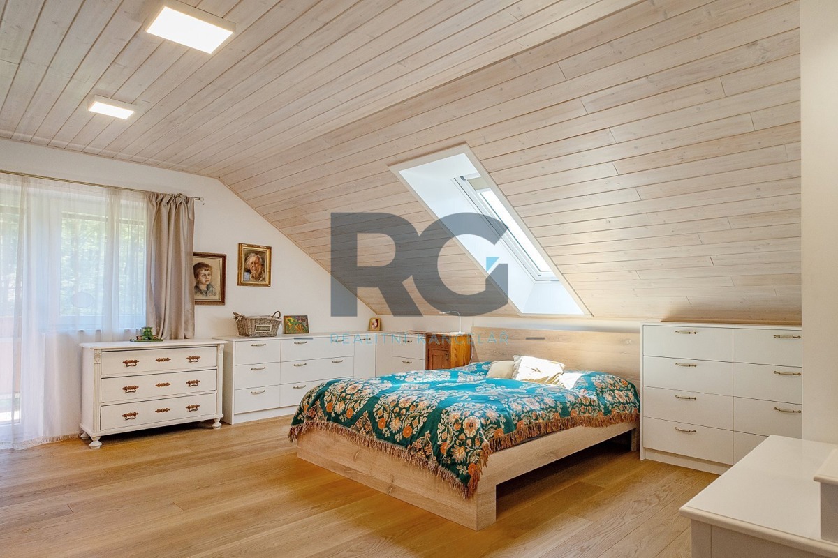 Фото 4 - Продаж будинку · Сімейний будинок · 491 m² · 5 кімнат