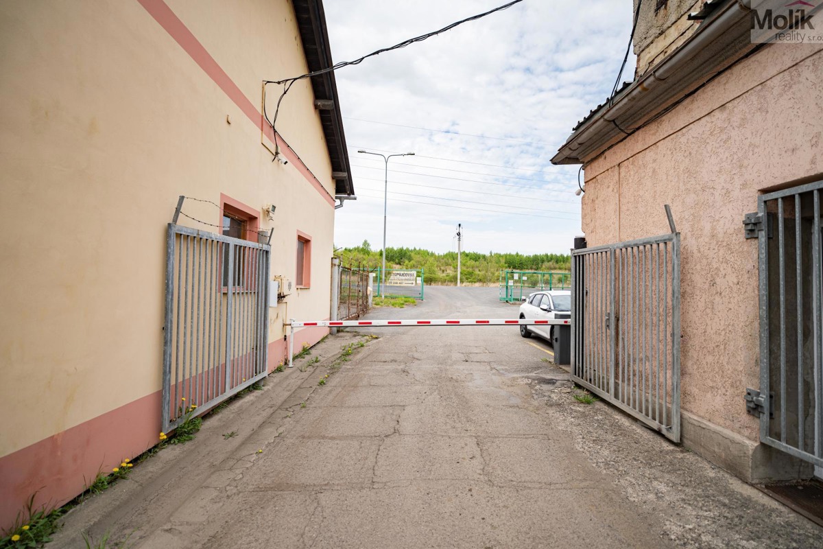 Фото 3 - Продажа коммерческой недвижимости · Склад · 13 747 m²
