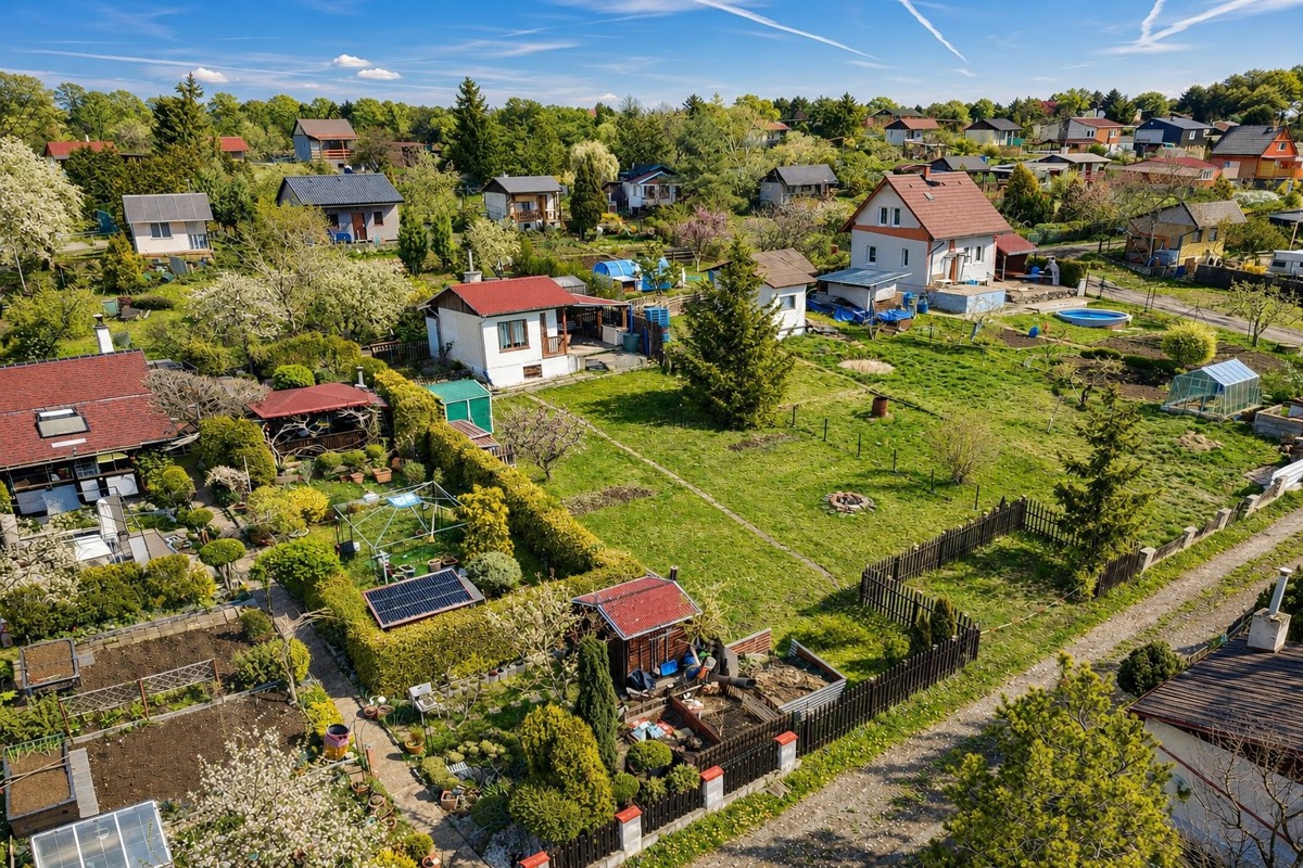 Photo 4 - Land for sale · Garden