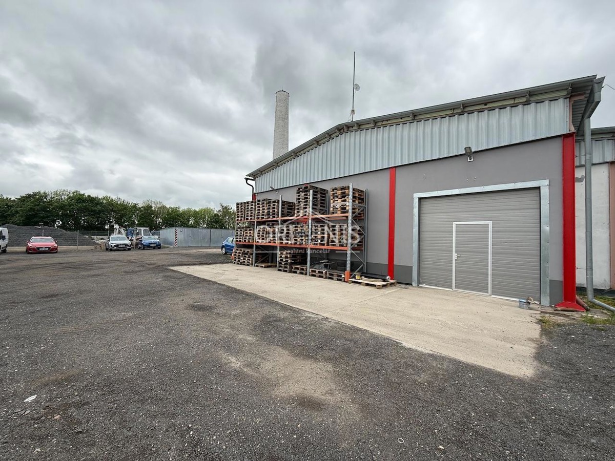 Photo 1 - Commercial property for rent · Warehouse
