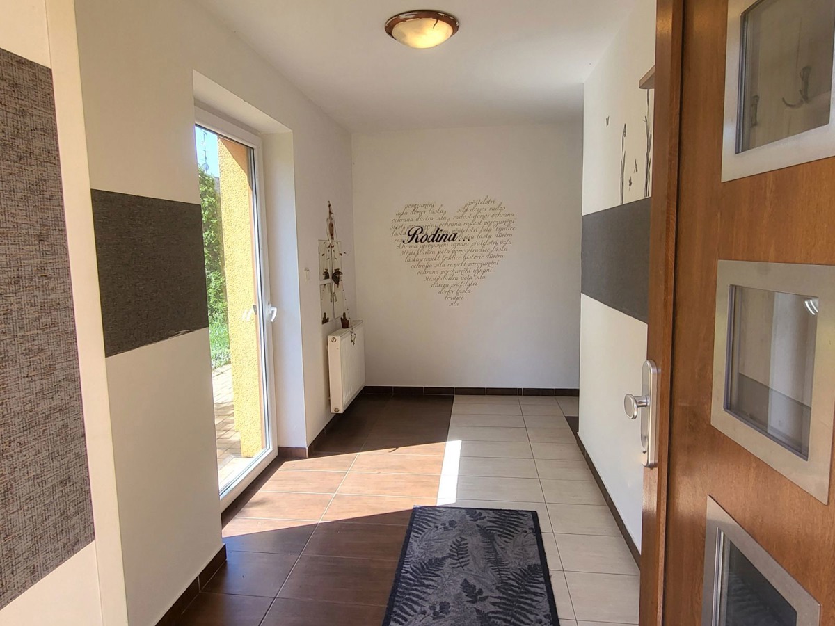 Photo 2 - House for sale · Family house · 198 m² · 5 rooms