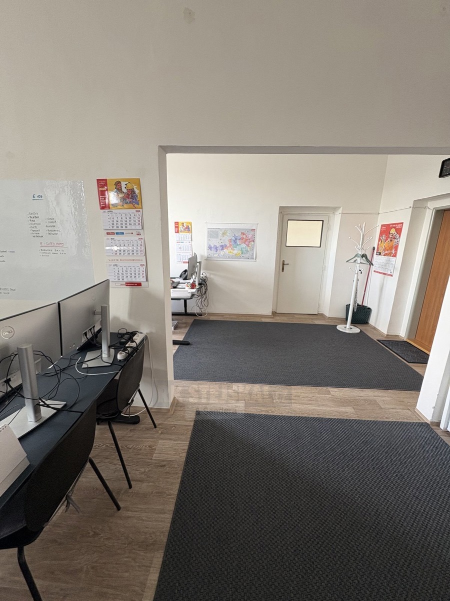 Fotografie 1 - Pronájem komerční nemovitosti · Kancelář · 71 m²