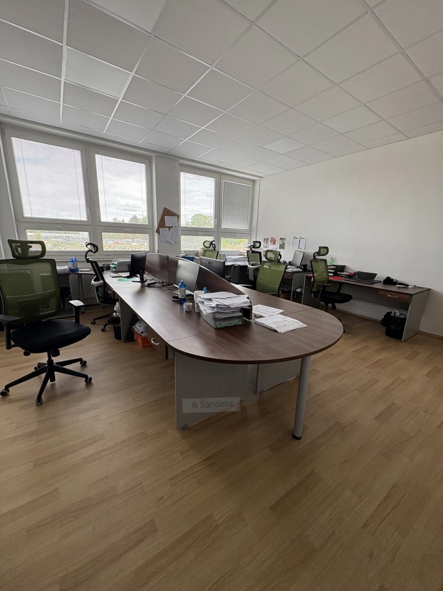 Fotografie 1 - Pronájem komerční nemovitosti · Kancelář · 70 m²