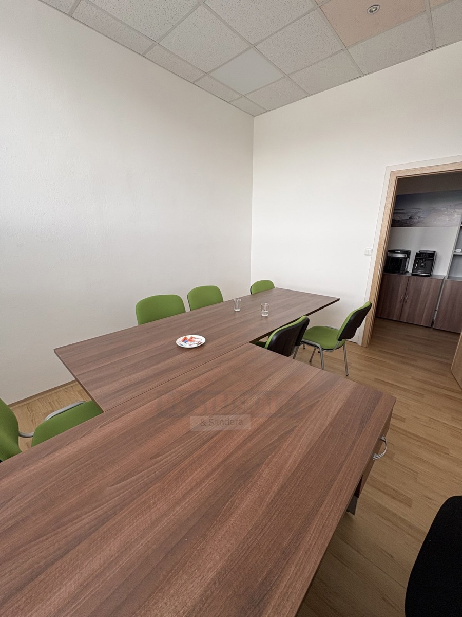 Fotografie 2 - Pronájem komerční nemovitosti · Kancelář · 70 m²