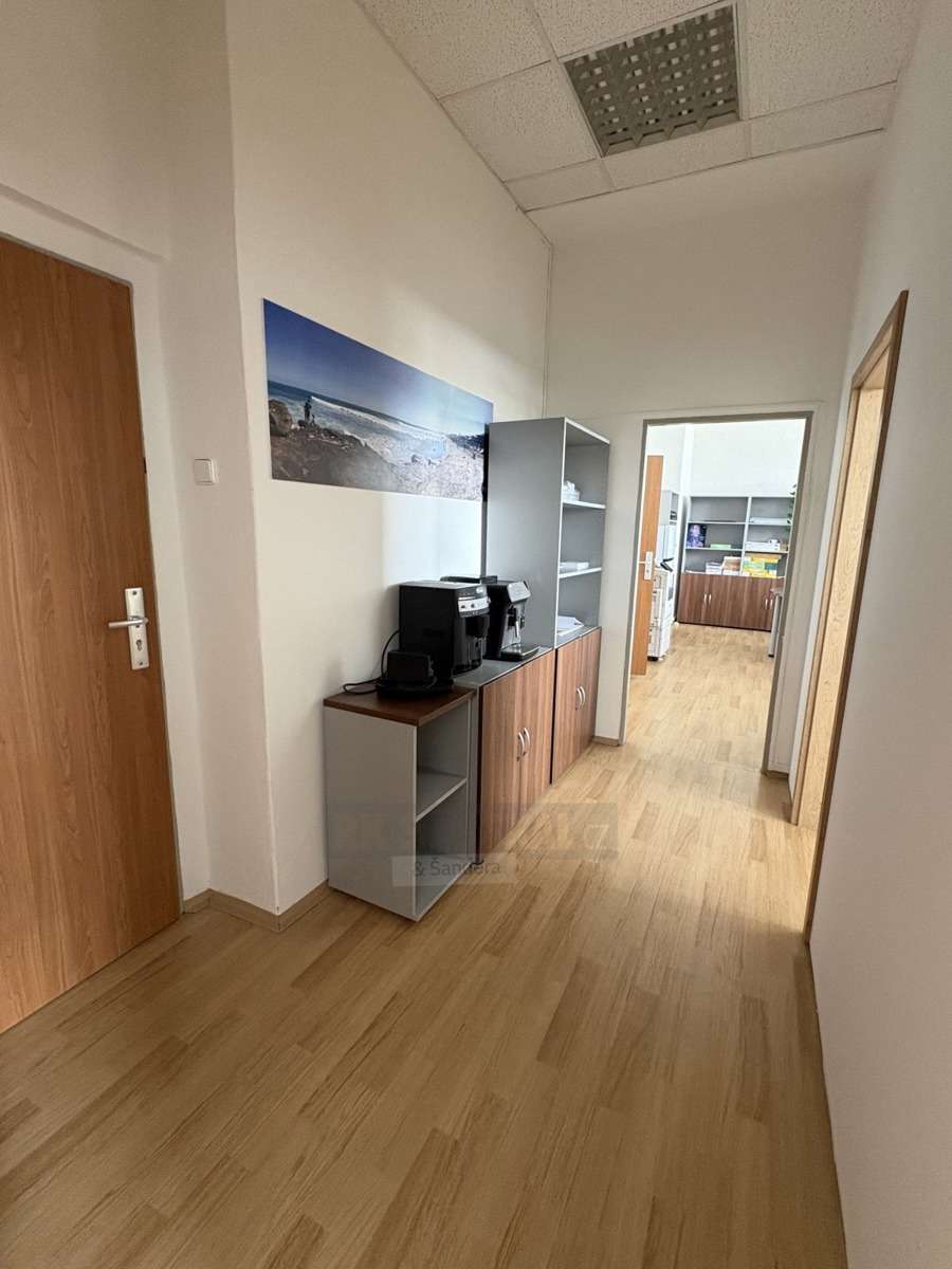 Fotografie 1 - Pronájem komerční nemovitosti · Kancelář · 70 m²