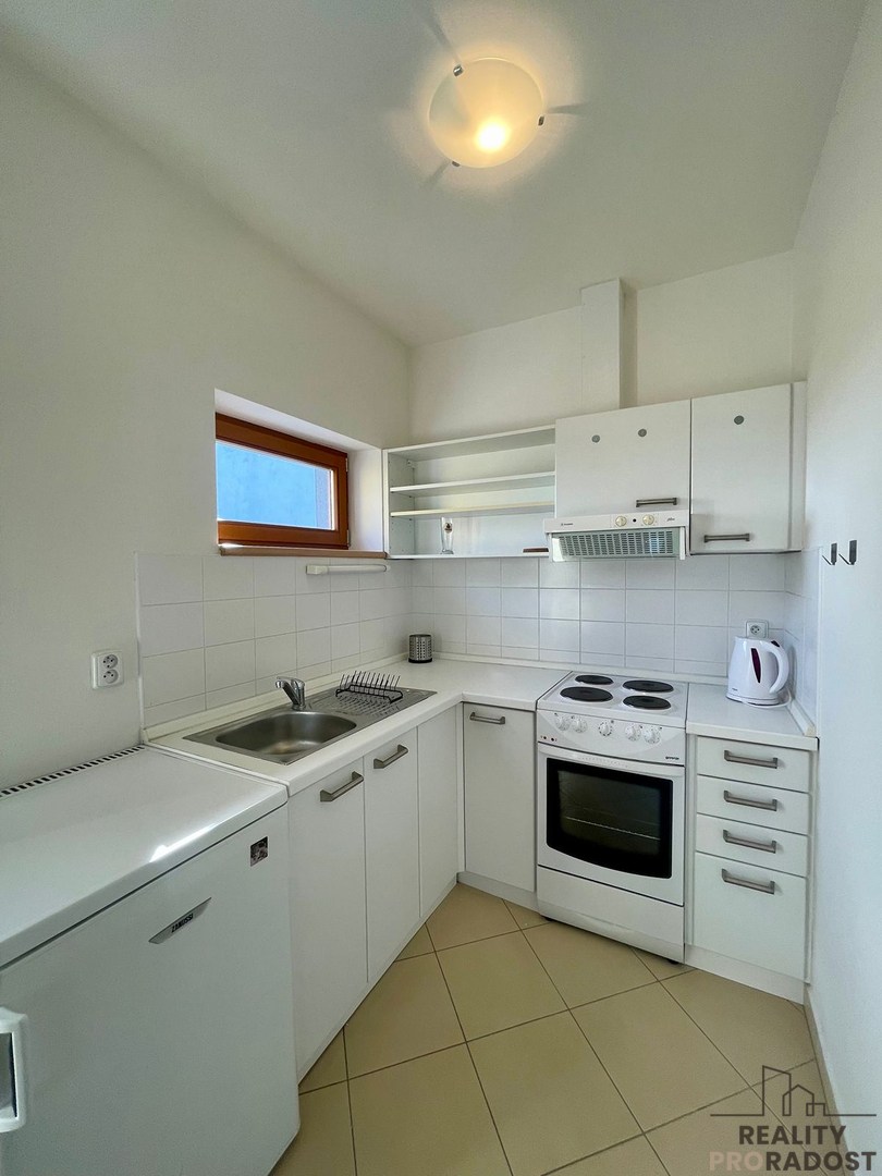 Фото 3 - Аренда квартиры · 1+kk · 34 m²