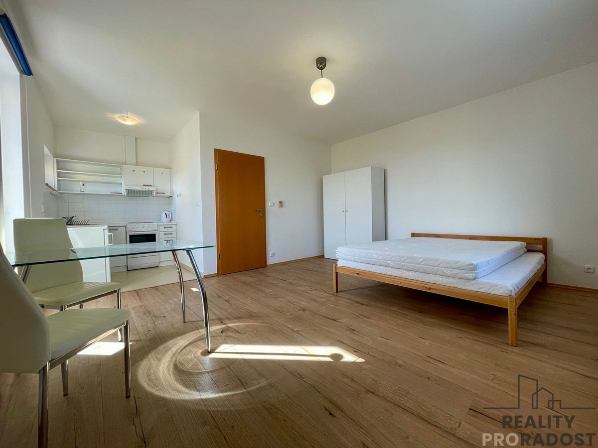 Фото 2 - Аренда квартиры · 1+kk · 34 m²
