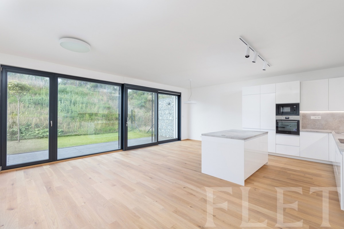 Photo 3 - House for rent · Family house · 217 m² · 5 rooms