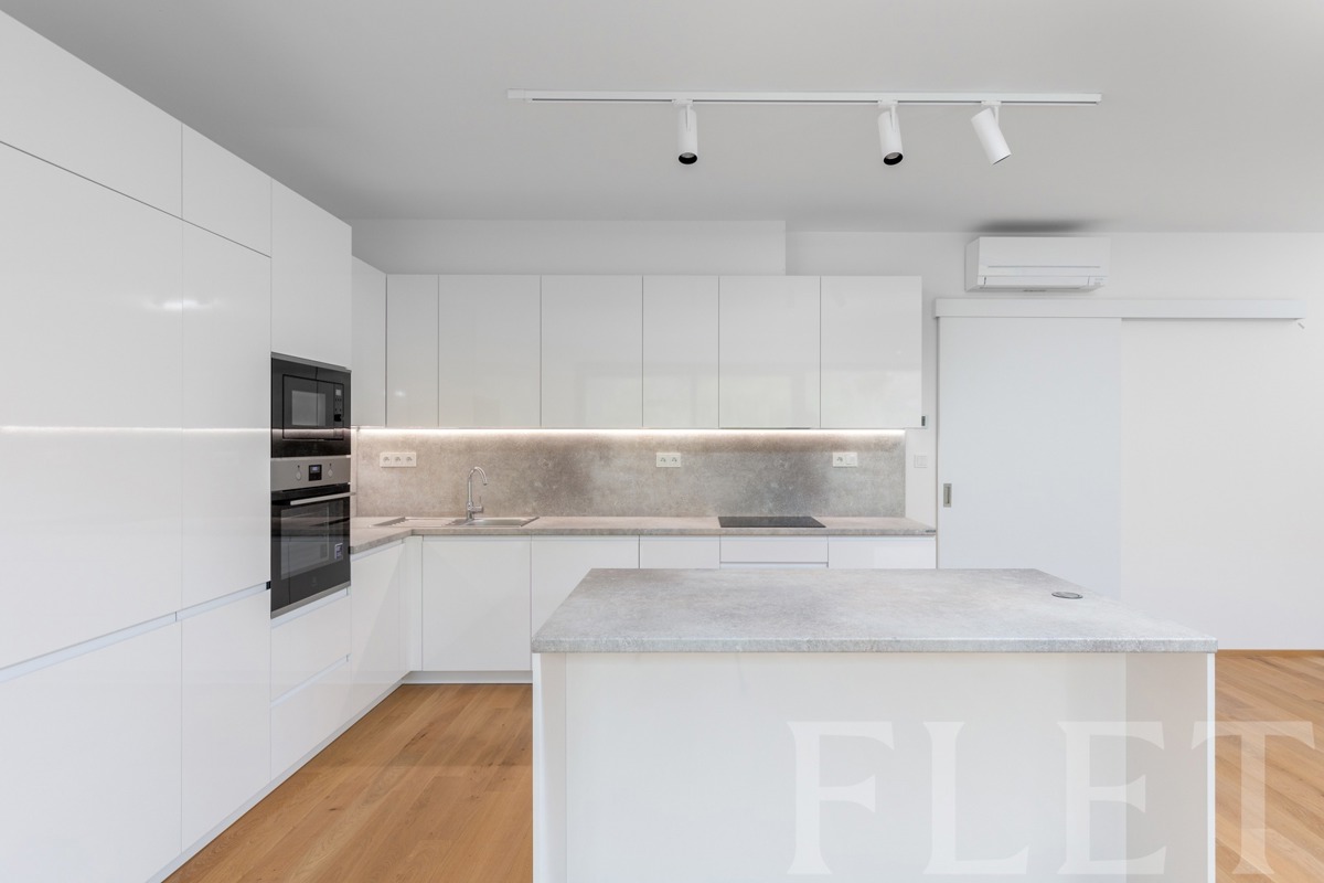 Photo 4 - House for rent · Family house · 217 m² · 5 rooms