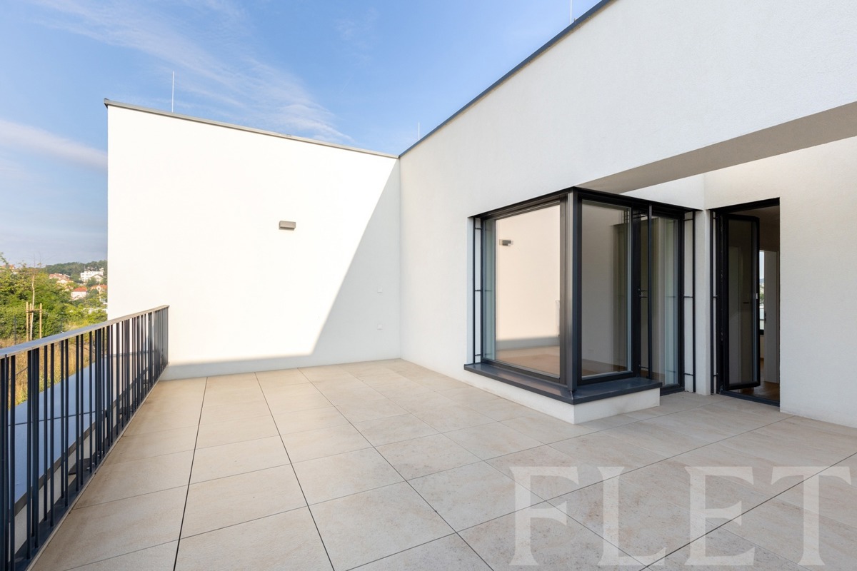Фото 2 - Оренда будинку · Сімейний будинок · 217 m² · 5 кімнат