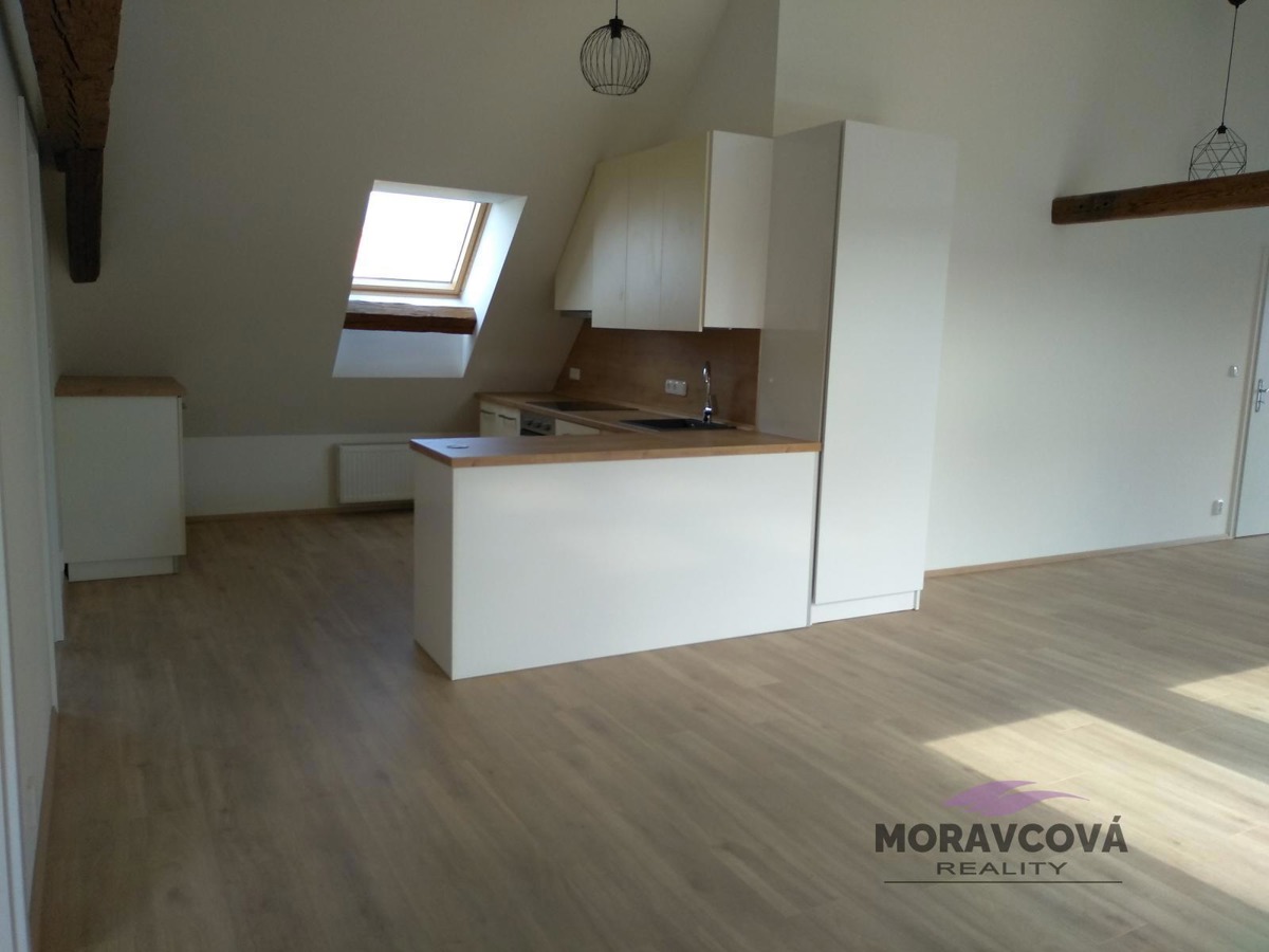Photo 3 - Apartment for rent · 3+kk · 100 m²