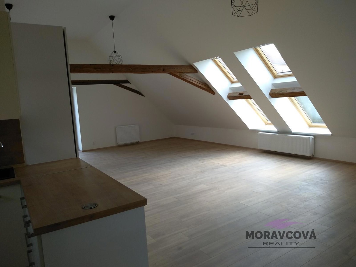 Photo 2 - Apartment for rent · 3+kk · 100 m²