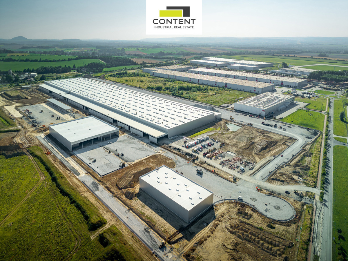 Photo 2 - Commercial property for rent · Warehouse · 21 000 m²