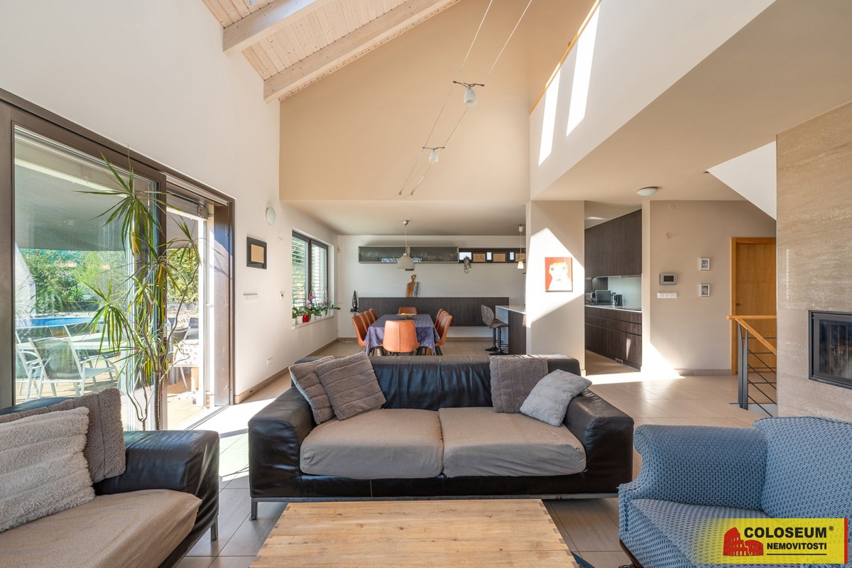Fotografie 4 - Prodej domu · Rodinný · 287 m² · 5 pokojů