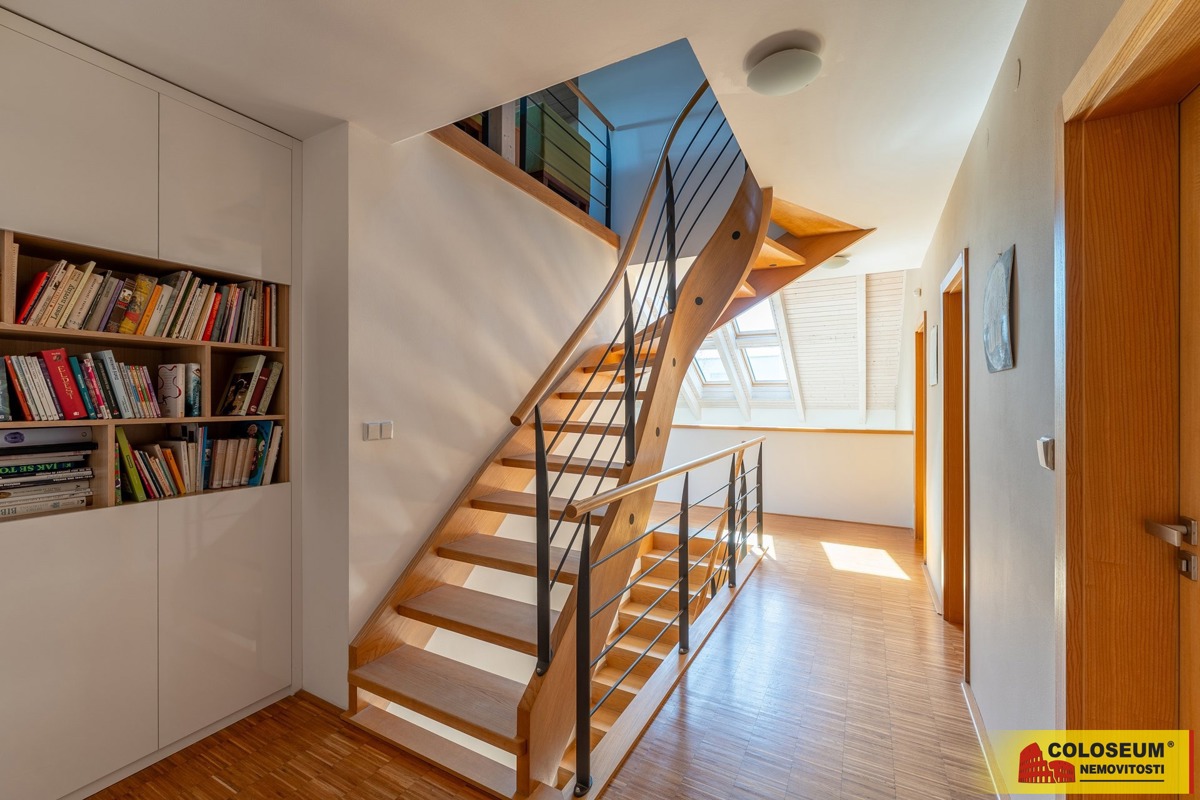 Fotografie 3 - Prodej domu · Rodinný · 287 m² · 5 pokojů