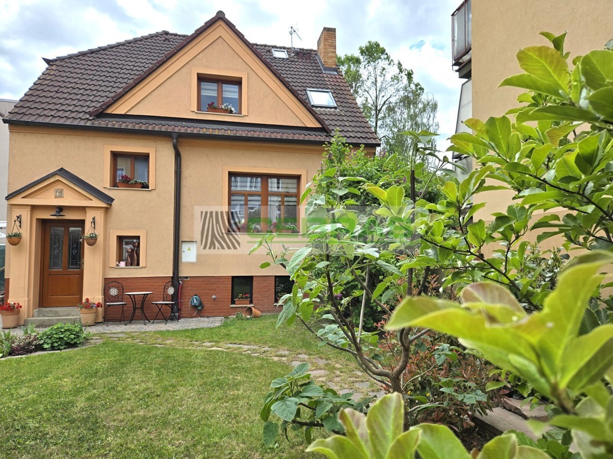 Фото 1 - Продажа дома · Семейный дом · 144 m² · 4 комнаты