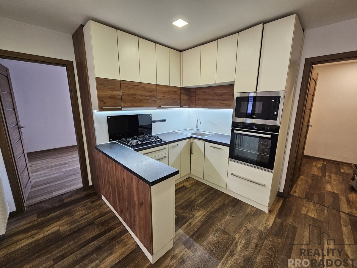Hình ảnh 2 - Căn hộ cho thuê · 3+kk · 72 m²