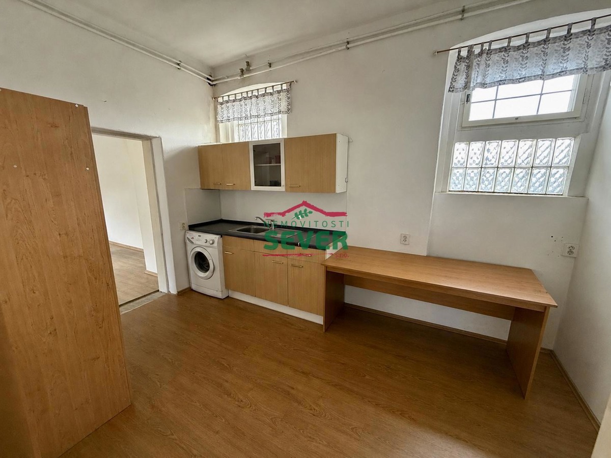 Photo 3 - Commercial property for rent · Office