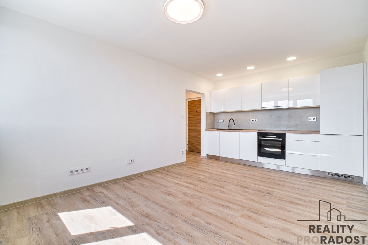Fotografie 2 - Pronájem bytu · 2+kk · 36 m²