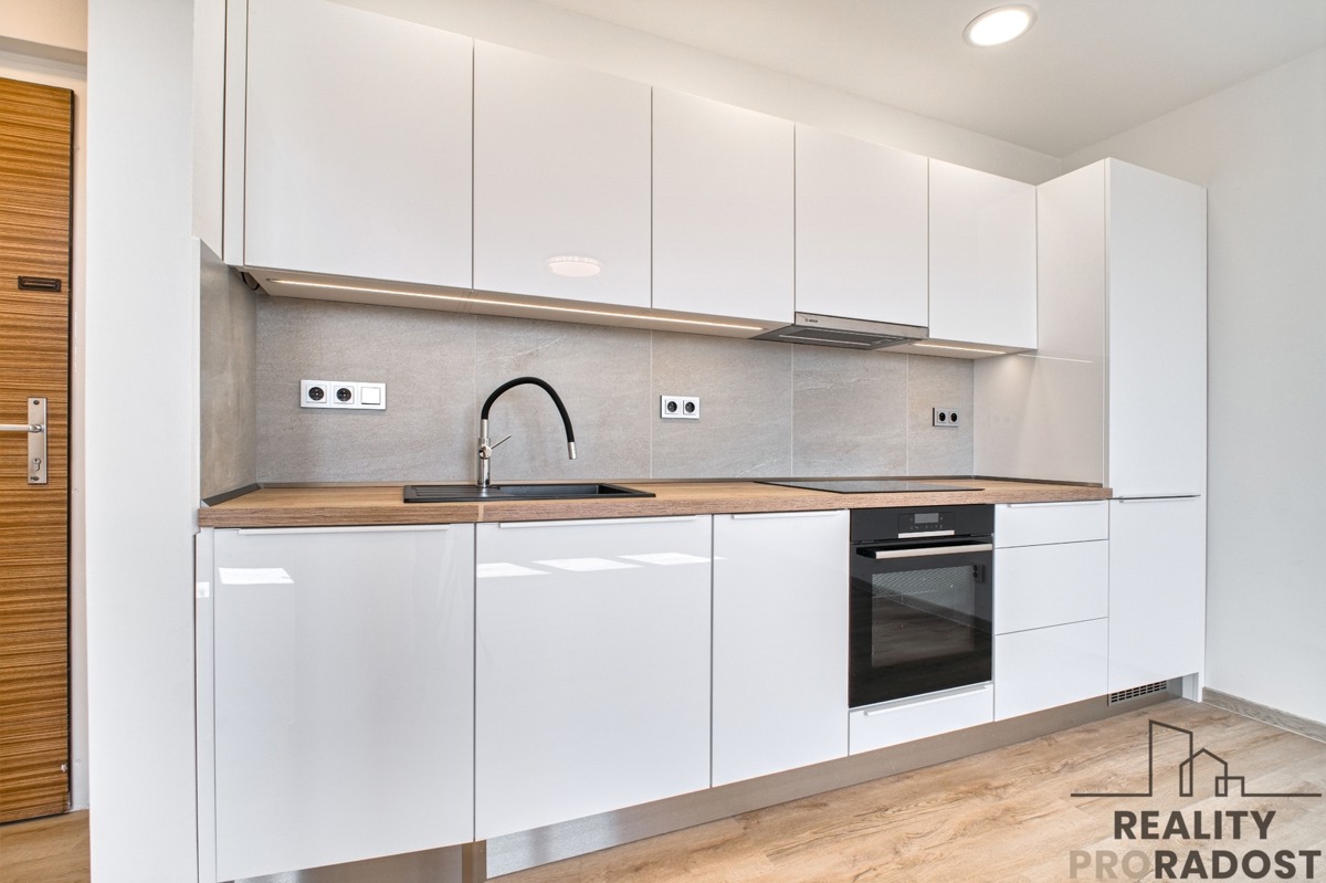 Fotografie 1 - Pronájem bytu · 2+kk · 36 m²