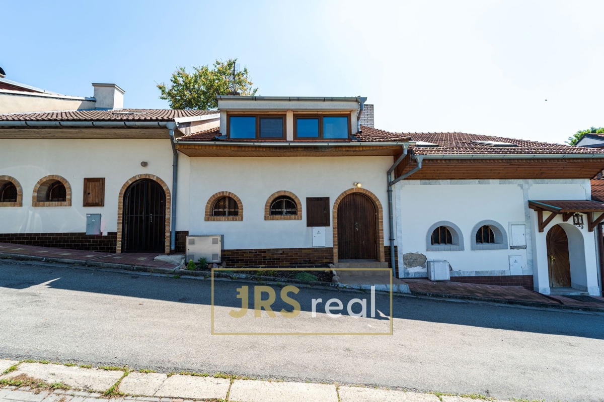 Фото 1 - Продаж винного погребу · 150 m²