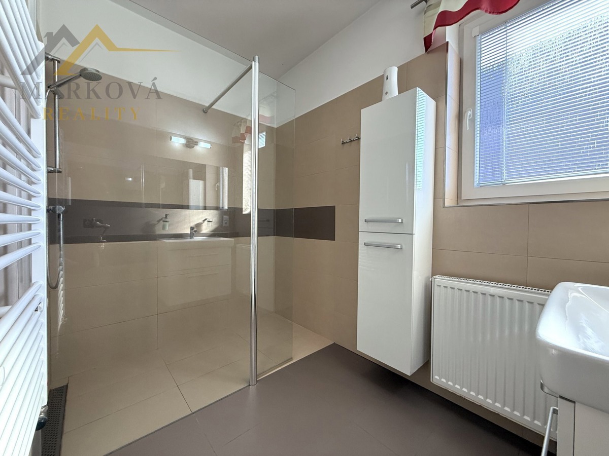 Fotografie 3 - Prodej domu · Rodinný · 298 m² · 5 pokojů