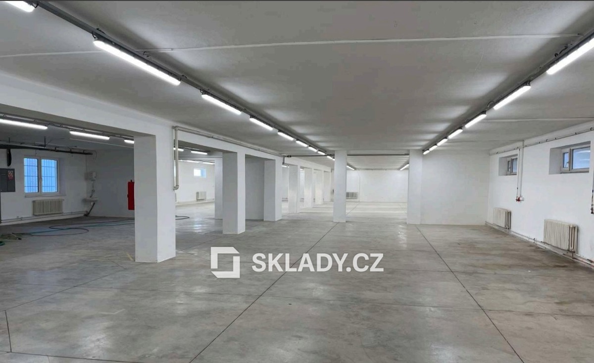 Photo 2 - Commercial property for rent · Warehouse · 2 500 m²