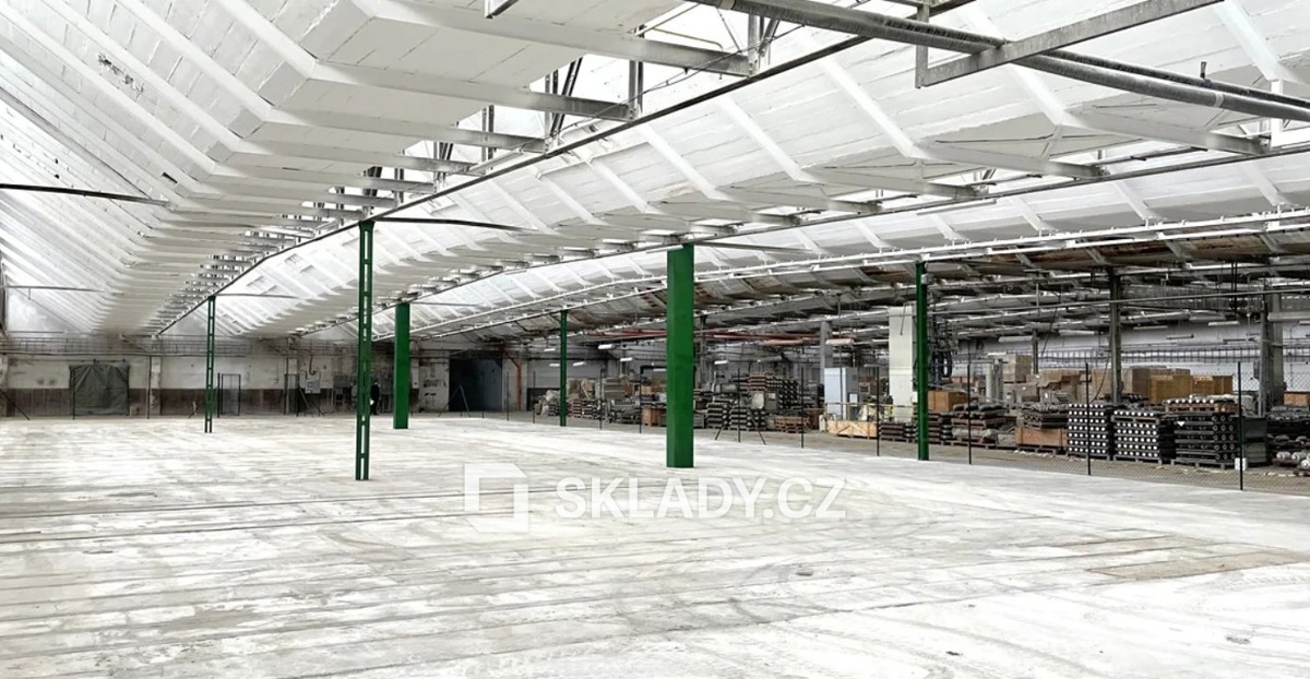 Photo 3 - Commercial property for rent · 2 700 m²