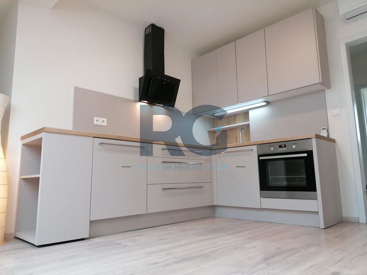 Photo 2 - Apartment for rent · 2+kk · 52 m²