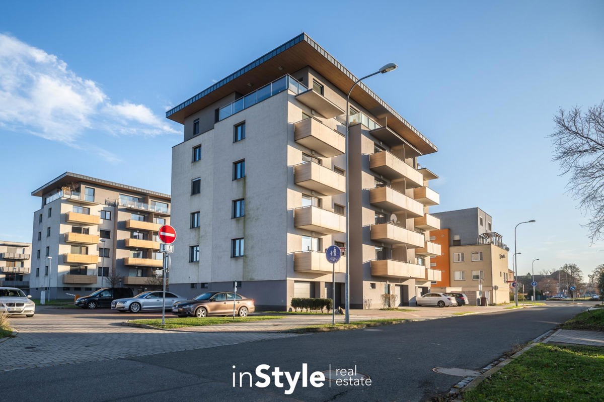 Photo 1 - Apartment for rent · 3+kk · 88 m²