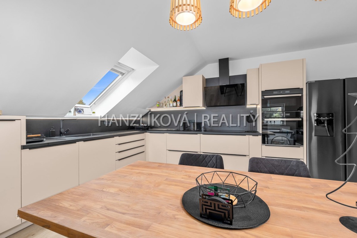 Photo 2 - Apartment for rent · 3+kk · 110 m²