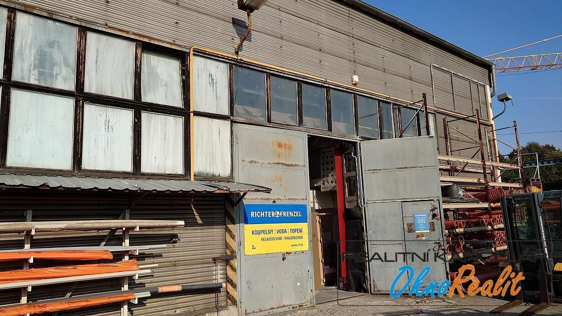 Photo 1 - Commercial property for rent · Warehouse · 631 m²