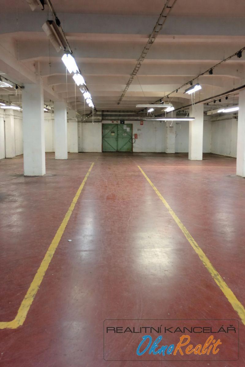 Photo 2 - Commercial property for rent · Warehouse