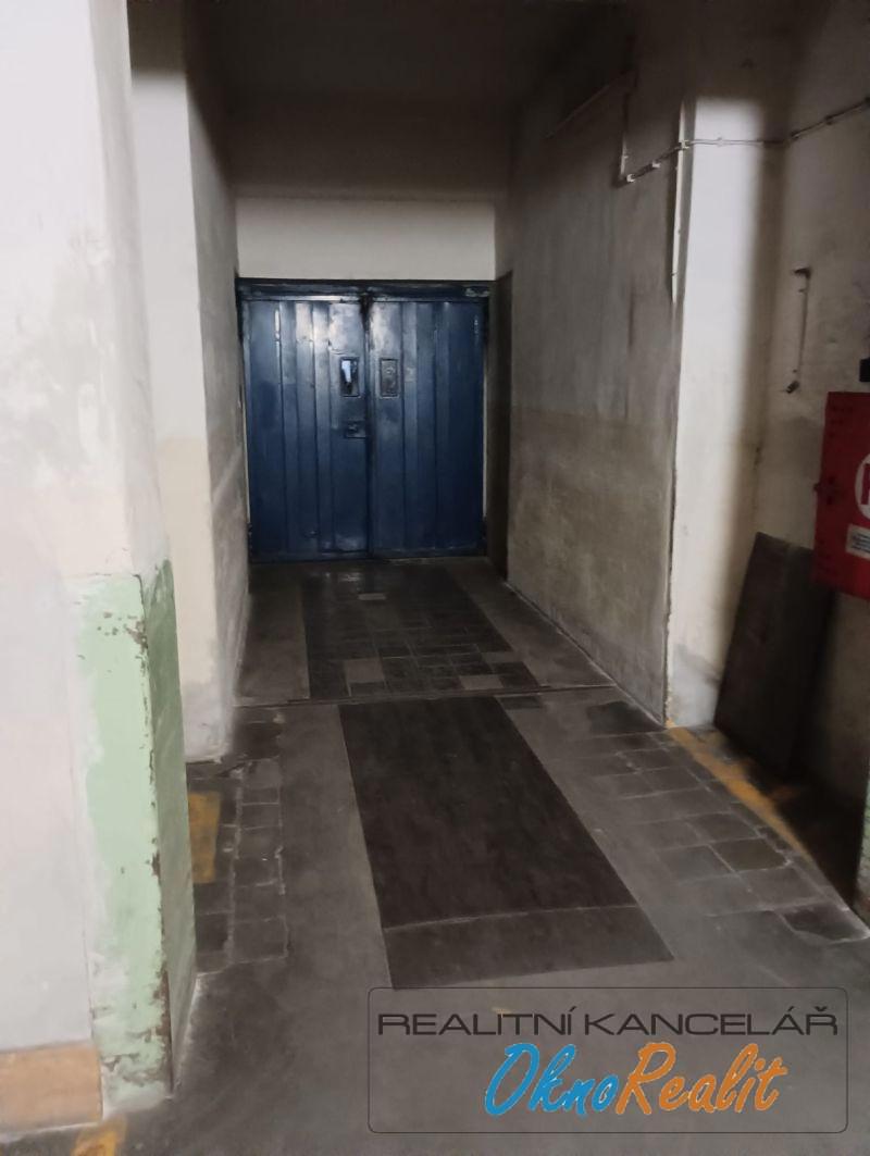 Photo 4 - Commercial property for rent · Warehouse